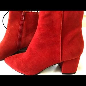 New Ankle red suede boots! Size 5.5. Steve Madden.